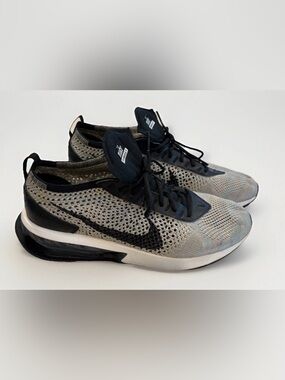 Nike Flyknit Running Shoes FD2285-200 Women’s Size 9 Black Grey EUC Athletic